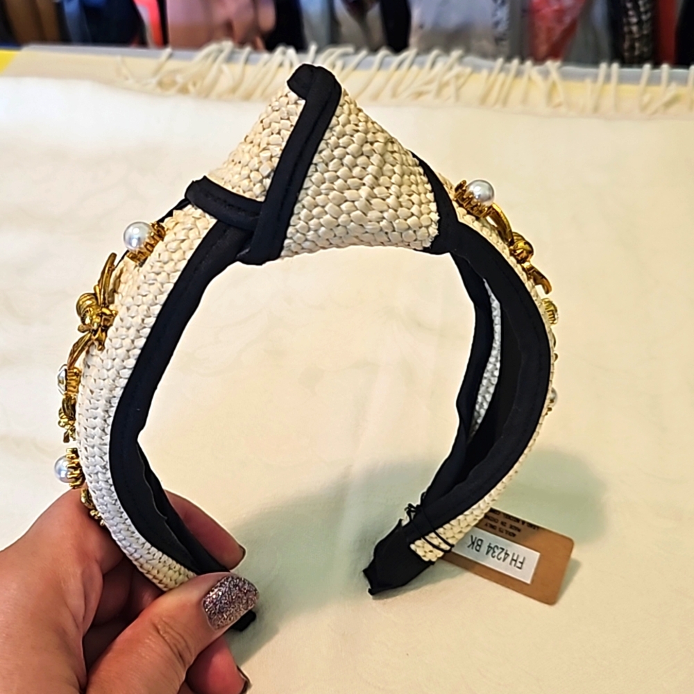 Story by Davinci top knot canvas and black Headband NWT